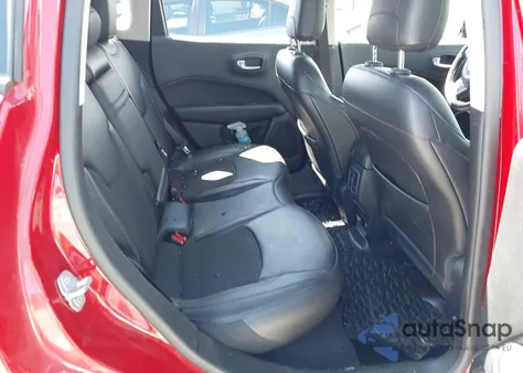 2019 Jeep Compass Latitude Fwd z USA, uszkodzony, nr VIN 3C4NJCBB9KT743488